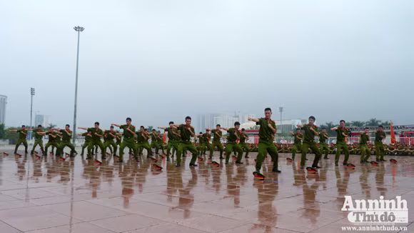 Sở Cảnh sát PCCC Hà Nội: Sôi nổi Hội thi điều lệnh CAND năm 2012 ảnh 5 Sở Cảnh sát PCCC Hà Nội: Sôi nổi Hội thi điều lệnh CAND năm 2012 ảnh 5