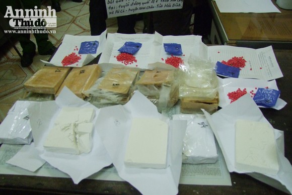 Bắt đầu nậu ma túy “ẵm” 5 bánh heroin, 1000 viên ma túy tổng hợp ảnh 2 Bắt đầu nậu ma túy “ẵm” 5 bánh heroin, 1000 viên ma túy tổng hợp ảnh 2