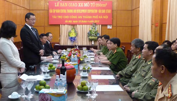 CATP Hà Nội tiếp nhận tài trợ 35 xe mô tô Honda 250cm3 ảnh 2