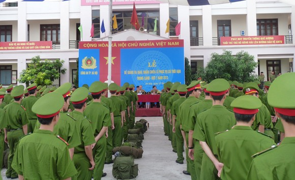Bế giảng lớp huấn luyện chiến sỹ phục vụ có thời hạn trong CAND ảnh 1 Bế giảng lớp huấn luyện chiến sỹ phục vụ có thời hạn trong CAND ảnh 1