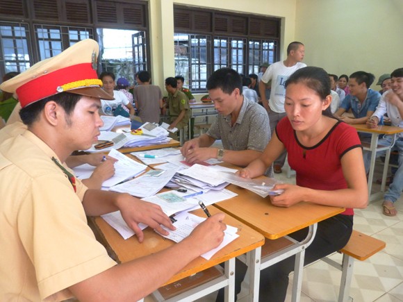 Tạo thuận lợi nhất cho người dân sang tên phương tiện ảnh 2 Tạo thuận lợi nhất cho người dân sang tên phương tiện ảnh 2