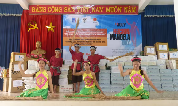 Sẻ chia khó khăn với những mảnh đời đặc biệt ảnh 18 Sẻ chia khó khăn với những mảnh đời đặc biệt ảnh 18