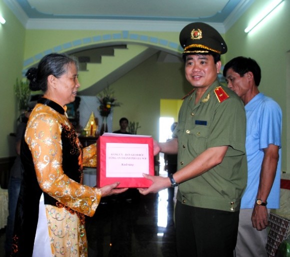 Tri ân với người đồng đội đã hy sinh anh dũng vì nhân dân ảnh 2 Tri ân với người đồng đội đã hy sinh anh dũng vì nhân dân ảnh 2