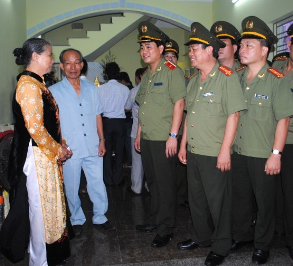 Tri ân với người đồng đội đã hy sinh anh dũng vì nhân dân ảnh 3 Tri ân với người đồng đội đã hy sinh anh dũng vì nhân dân ảnh 3