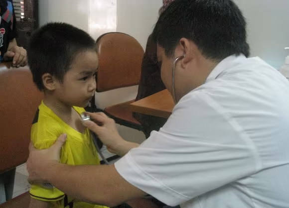 Món quà đầy ý nghĩa với những đứa trẻ mồ côi ảnh 4