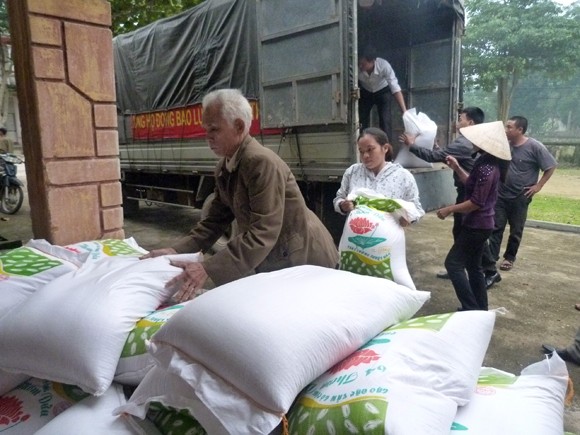 Báo ANTĐ chia sẻ khó khăn với bà con nơi “rốn lũ” ảnh 14 Báo ANTĐ chia sẻ khó khăn với bà con nơi “rốn lũ” ảnh 14
