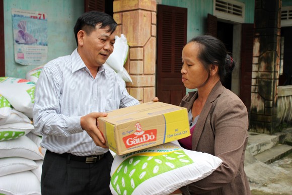 Báo ANTĐ chia sẻ khó khăn với bà con nơi “rốn lũ” ảnh 16 Báo ANTĐ chia sẻ khó khăn với bà con nơi “rốn lũ” ảnh 16