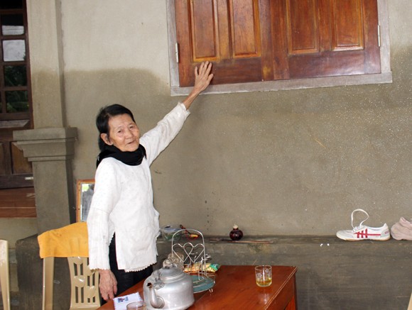 Báo ANTĐ chia sẻ khó khăn với bà con nơi “rốn lũ” ảnh 7 Báo ANTĐ chia sẻ khó khăn với bà con nơi “rốn lũ” ảnh 7