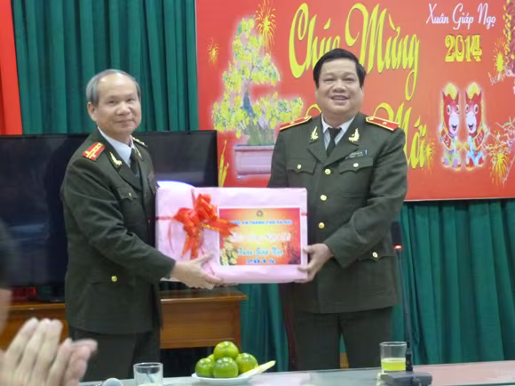 Nỗ lực hết mình để nhân dân đón tết an vui ảnh 5