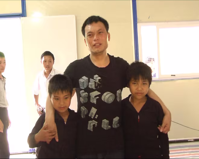 Chuyện cổ tích nơi cao nguyên đá: Vừ Già Pó trở về sau chuyến lưu lạc 5.800km ảnh 1 Chuyện cổ tích nơi cao nguyên đá: Vừ Già Pó trở về sau chuyến lưu lạc 5.800km ảnh 1
