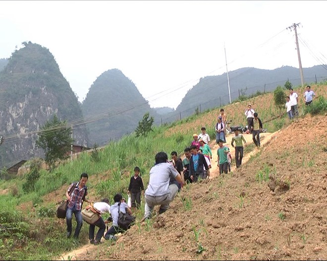 Chuyện cổ tích nơi cao nguyên đá: Vừ Già Pó trở về sau chuyến lưu lạc 5.800km ảnh 2 Chuyện cổ tích nơi cao nguyên đá: Vừ Già Pó trở về sau chuyến lưu lạc 5.800km ảnh 2