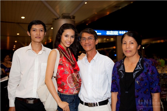 Thiên Lý xuất hiện trở lại sau đám cưới! ảnh 5 Thiên Lý xuất hiện trở lại sau đám cưới! ảnh 5