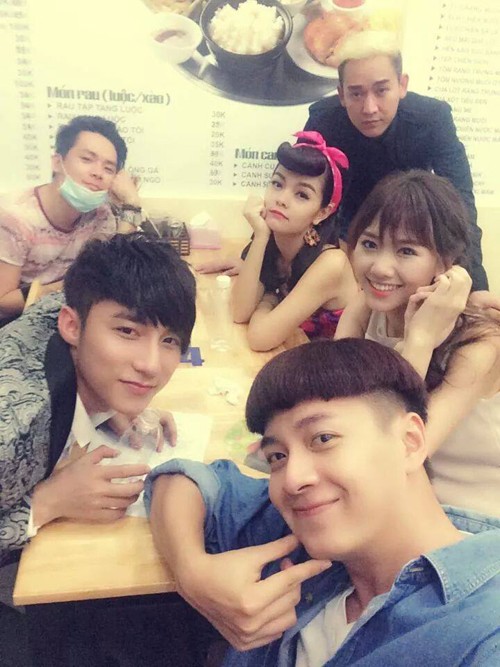 Hari Won đón tuổi mới bên Sơn Tùng M-TP ảnh 4 Hari Won đón tuổi mới bên Sơn Tùng M-TP ảnh 4