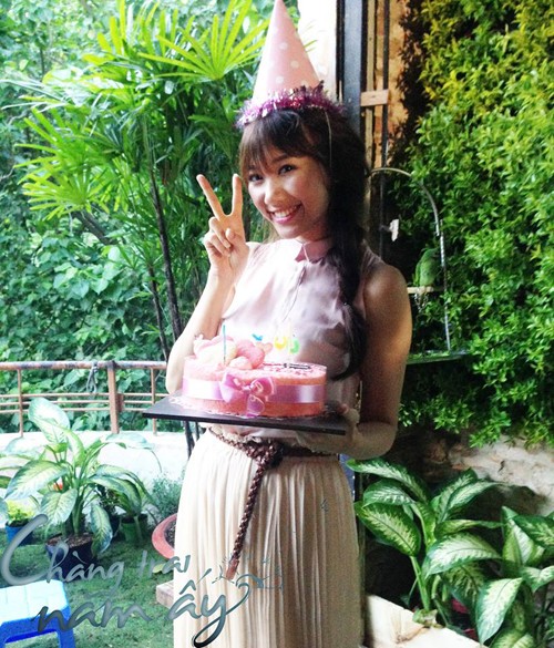 Hari Won đón tuổi mới bên Sơn Tùng M-TP ảnh 3 Hari Won đón tuổi mới bên Sơn Tùng M-TP ảnh 3