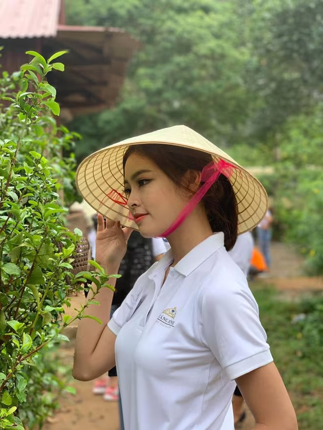 Nhan sắc của Trần Ngọc Huyền Nhan sắc của Trần Ngọc Huyền