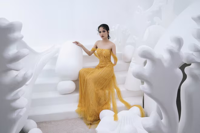 Người mẫu Hà Phương