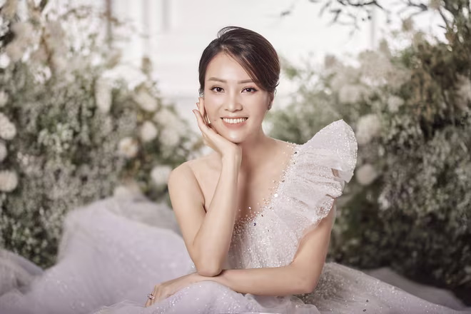 Thời gian vừa qua, việc Thụy Vân vắng mặt trên sóng màn ảnh nhỏ làm dấy lên tin đồn cô nghỉ việc ở VTV. Trước những tin đồn vô căn cứ đó, Thụy Vân từng chia sẻ: “Tôi đang làm giám khảo cuộc thi Hoa hậu Việt Nam nên thời gian gần đây chưa thể thường xuyên lên sóng như trước kia. Dù vậy nhưng tôi vẫn làm công việc sản xuất các chương trình truyền hình”. Thời gian vừa qua, việc Thụy Vân vắng mặt trên sóng màn ảnh nhỏ làm dấy lên tin đồn cô nghỉ việc ở VTV. Trước những tin đồn vô căn cứ đó, Thụy Vân từng chia sẻ: “Tôi đang làm giám khảo cuộc thi Hoa hậu Việt Nam nên thời gian gần đây chưa thể thường xuyên lên sóng như trước kia. Dù vậy nhưng tôi vẫn làm công việc sản xuất các chương trình truyền hình”.