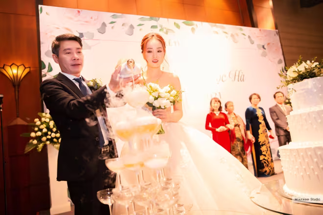 NSND Công Lý hồi hộp khi kết hôn với bạn gái kém 15 tuổi ảnh 2