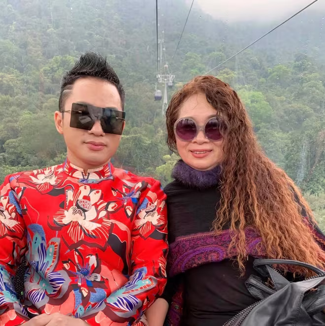 Tùng Dương và mẹ Tùng Dương và mẹ