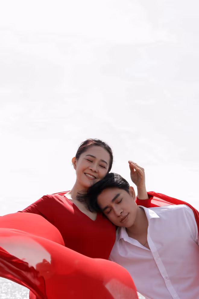 Cảnh trong MV mới vừa được Tùng Anh trình làng rộng rãi