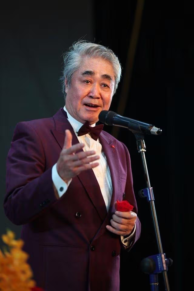 NSND Quang Thọ than gia biểu diễn trong chương trình