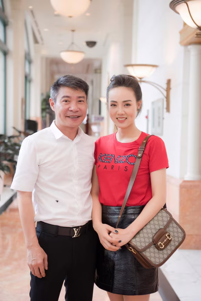 Ngọc Hà - bà xã của NSND Công Lý luôn song hành cùng chồng trong cuộc sống, công việc và ủng hộ đam mê nghệ thuật của anh