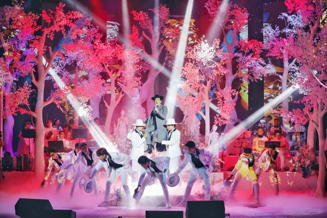 Ca sĩ Quang Hà: "Làm show cứ xảy ra sự cố, hết cháy rồi lại bị hoãn"