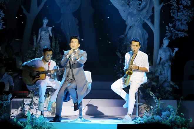 Ca sĩ Quang Hà: "Làm show cứ xảy ra sự cố, hết cháy rồi lại bị hoãn"