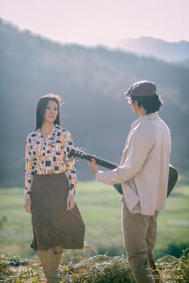 Bùi Lan Hương trong vai danh ca Khánh Ly Bùi Lan Hương trong vai danh ca Khánh Ly