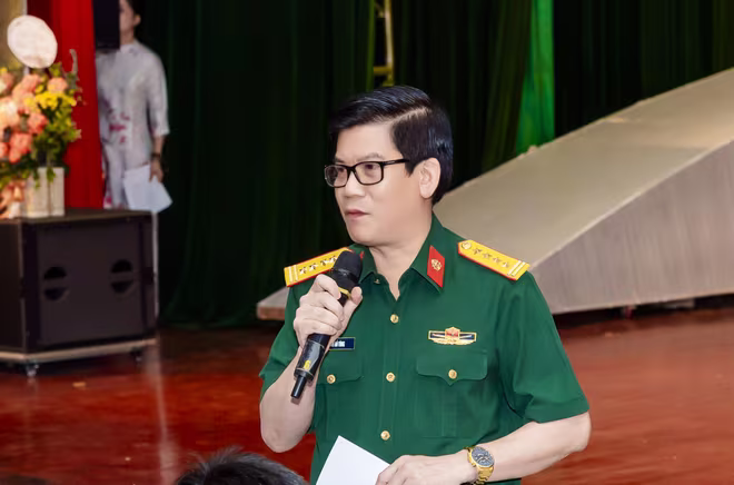 Đại tá Vũ Hồ Tùng - Phó Hiệu trưởng trường Đại học Văn hóa Nghệ thuật Quân đội Đại tá Vũ Hồ Tùng - Phó Hiệu trưởng trường Đại học Văn hóa Nghệ thuật Quân đội