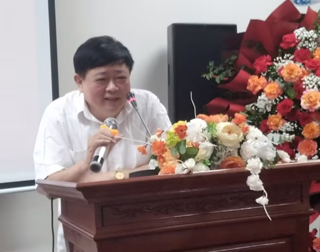 PGS.TS Nguyễn Thế Kỷ, Chủ tịch Hội đồng Lý luận, phê bình văn học, nghệ thuật Trung ương chia sẻ tại buổi ra mắt sách PGS.TS Nguyễn Thế Kỷ, Chủ tịch Hội đồng Lý luận, phê bình văn học, nghệ thuật Trung ương chia sẻ tại buổi ra mắt sách