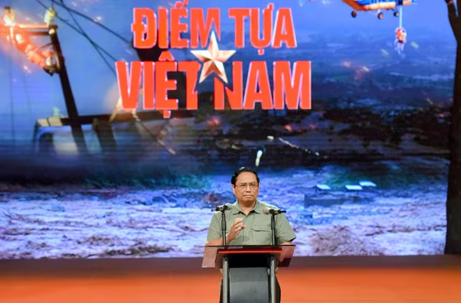 Thủ tướng Phạm Minh Chính nhấn mạnh, trong những lúc khó khăn, gian nan, thử thách, ai cũng cần điểm tựa, từ đó chỉ ra 6 &quot;điểm tựa Việt Nam&quot; có ý nghĩa vô cùng quan trọng