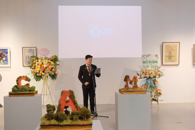 Triển lãm khai mạc vào sáng nay 3-12 tại Trung tâm Nghệ thuật Area 75 - Art &amp; Auction