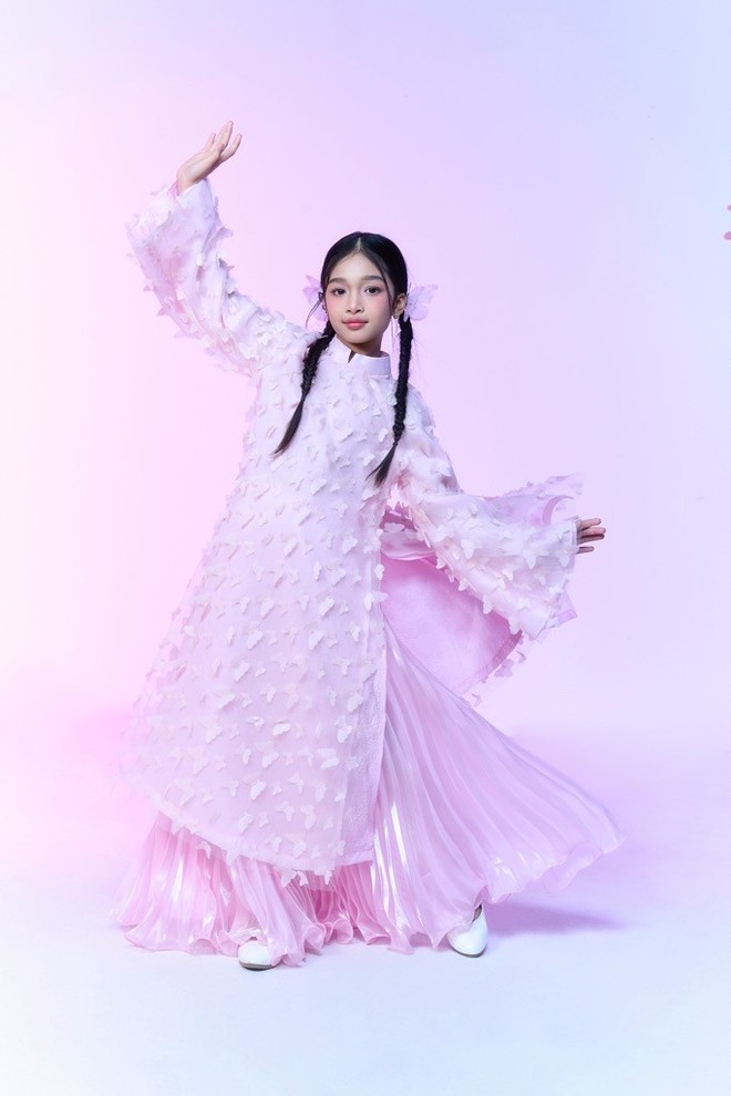 Ấn tượng với bộ sưu tập thời trang "Bách hoa tiên" dành cho trẻ em