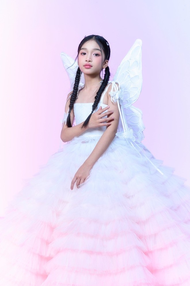 Ấn tượng với bộ sưu tập thời trang "Bách hoa tiên" dành cho trẻ em