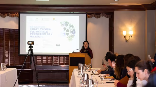 TS Ngô Phương Lan - Chủ tịch VFDA chia sẻ tại hội thảo TS Ngô Phương Lan - Chủ tịch VFDA chia sẻ tại hội thảo