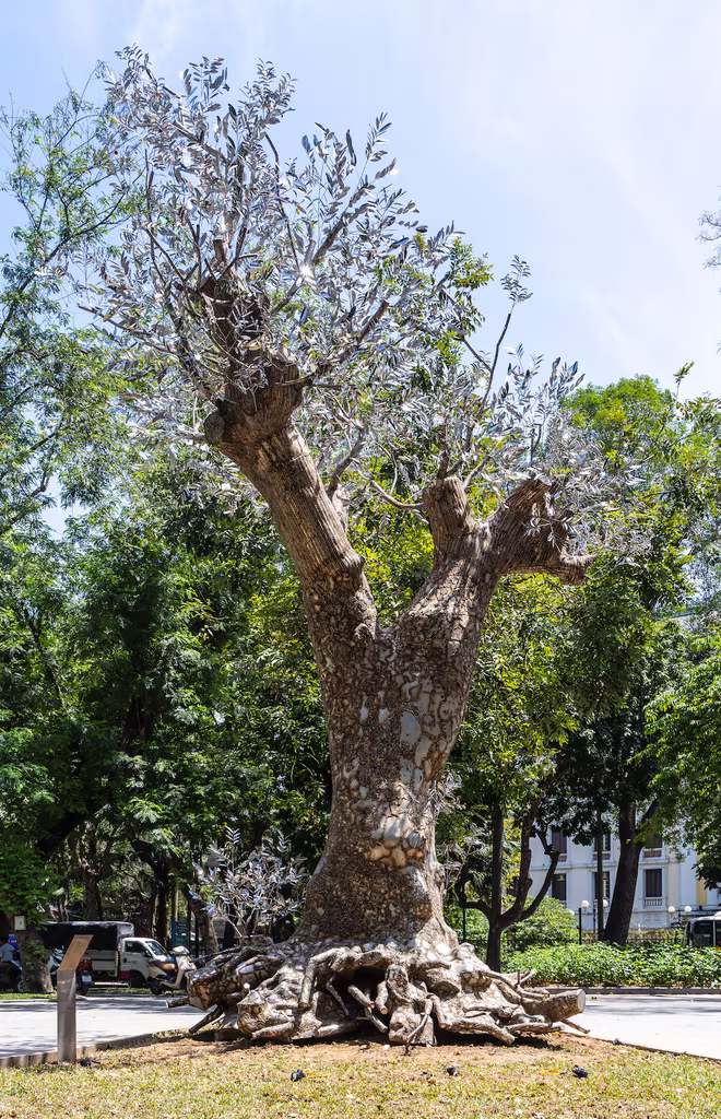 Toàn cảnh công trình nghệ thuật sắp đặt &quot;Hồi sinh&quot;