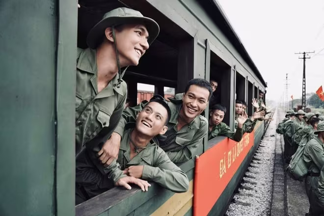 Cảnh trong phim "Mưa đỏ" Cảnh trong phim "Mưa đỏ"