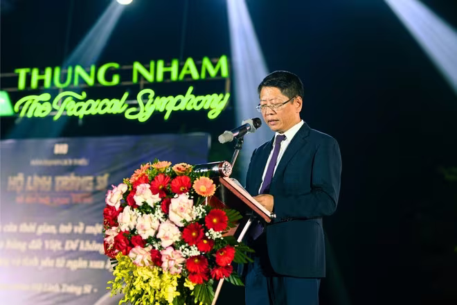 Ông Trần Song Tùng, Phó Chủ tịch Thường trực UBND tỉnh Ninh Bình chia sẻ tại &quot;lễ xuất quân&quot; của đoàn phim tại địa phương này