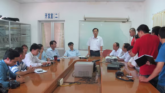 Đình công, nữ công nhân bị bảo vệ tông chết thảm ảnh 6 Đình công, nữ công nhân bị bảo vệ tông chết thảm ảnh 6