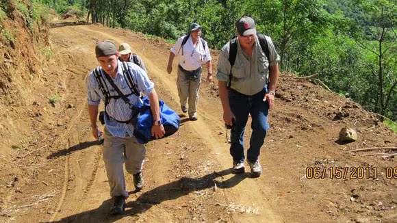 Đường về thăm lại chiến trường xưa Đỉnh Núi Vú vẫn ngút ngàn cỏ lau Đường về thăm lại chiến trường xưa Đỉnh Núi Vú vẫn ngút ngàn cỏ lau