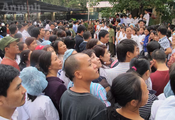 Muôn kiểu “hóng” vụ “trẻ sơ sinh bị bắt cóc trở về” ảnh 11 Muôn kiểu “hóng” vụ “trẻ sơ sinh bị bắt cóc trở về” ảnh 11