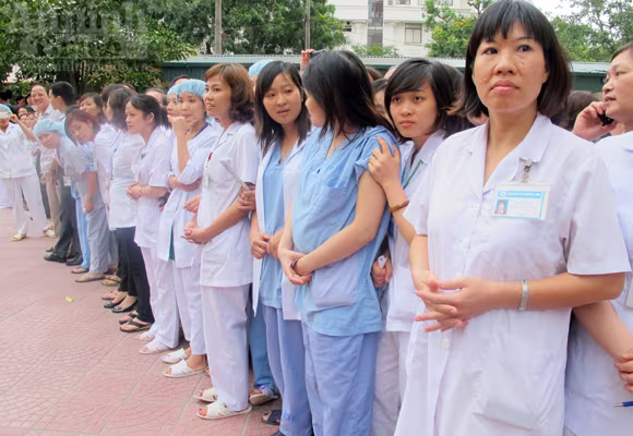 Muôn kiểu “hóng” vụ “trẻ sơ sinh bị bắt cóc trở về” ảnh 3 Muôn kiểu “hóng” vụ “trẻ sơ sinh bị bắt cóc trở về” ảnh 3