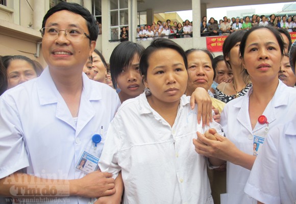 Bé 2 ngày tuổi bị bắt cóc ở bệnh viện đã an toàn trong vòng tay mẹ ảnh 7 Bé 2 ngày tuổi bị bắt cóc ở bệnh viện đã an toàn trong vòng tay mẹ ảnh 7
