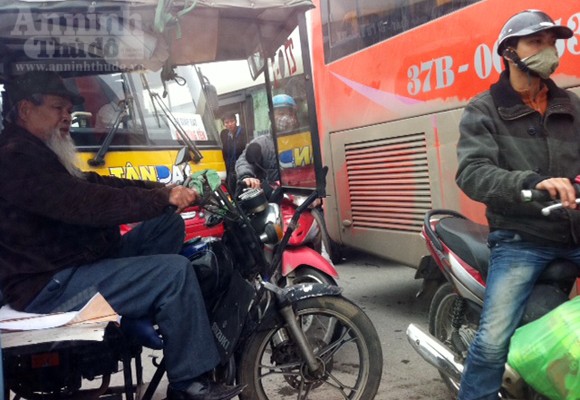Hà Nội cuối năm, đường nào cũng tắc ảnh 7 Hà Nội cuối năm, đường nào cũng tắc ảnh 7