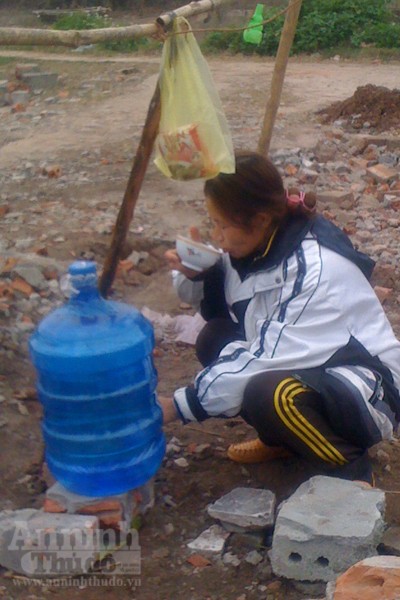 Xem cảnh sống khổ của vợ Đoàn Văn Vươn ảnh 4 Xem cảnh sống khổ của vợ Đoàn Văn Vươn ảnh 4