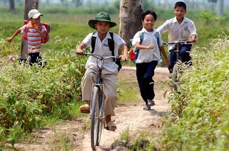 Cần trừng trị nhóm trai làng hung hãn ảnh 1 Cần trừng trị nhóm trai làng hung hãn ảnh 1