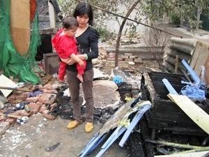 Nghi vấn vụ hỏa hoạn suýt thiêu cháy 2 mẹ con giữa đêm ảnh 1 Nghi vấn vụ hỏa hoạn suýt thiêu cháy 2 mẹ con giữa đêm ảnh 1