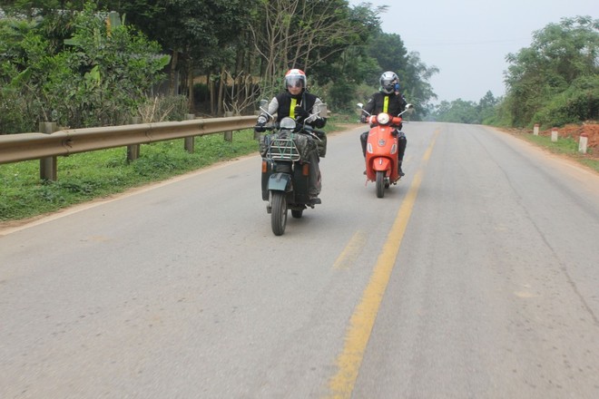 Đoàn “phượt Vespa xuyên Đông Nam Á” về đến Hà Nội ảnh 5 Đoàn “phượt Vespa xuyên Đông Nam Á” về đến Hà Nội ảnh 5