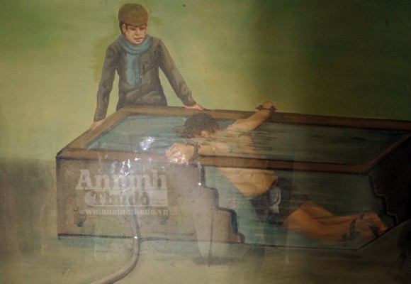 Ghê rợn bước vào “địa ngục trần gian” Tuol Sleng (P6) ảnh 12 Ghê rợn bước vào “địa ngục trần gian” Tuol Sleng (P6) ảnh 12
